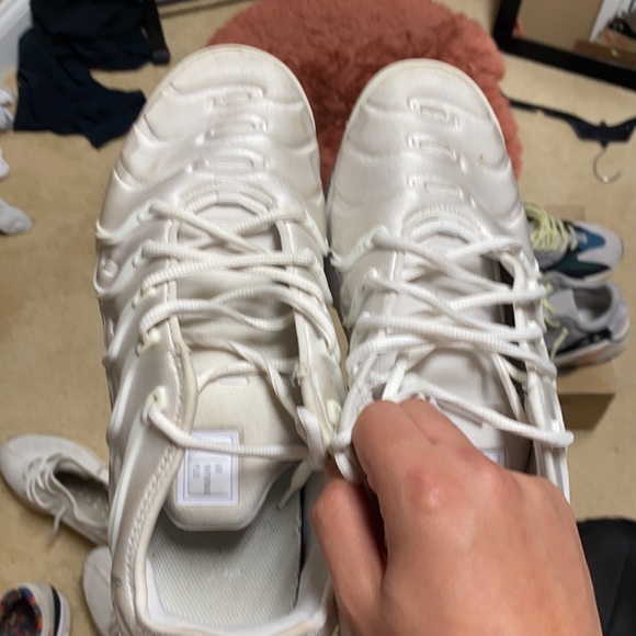 nike vapormaxes - Picture 2 of 4